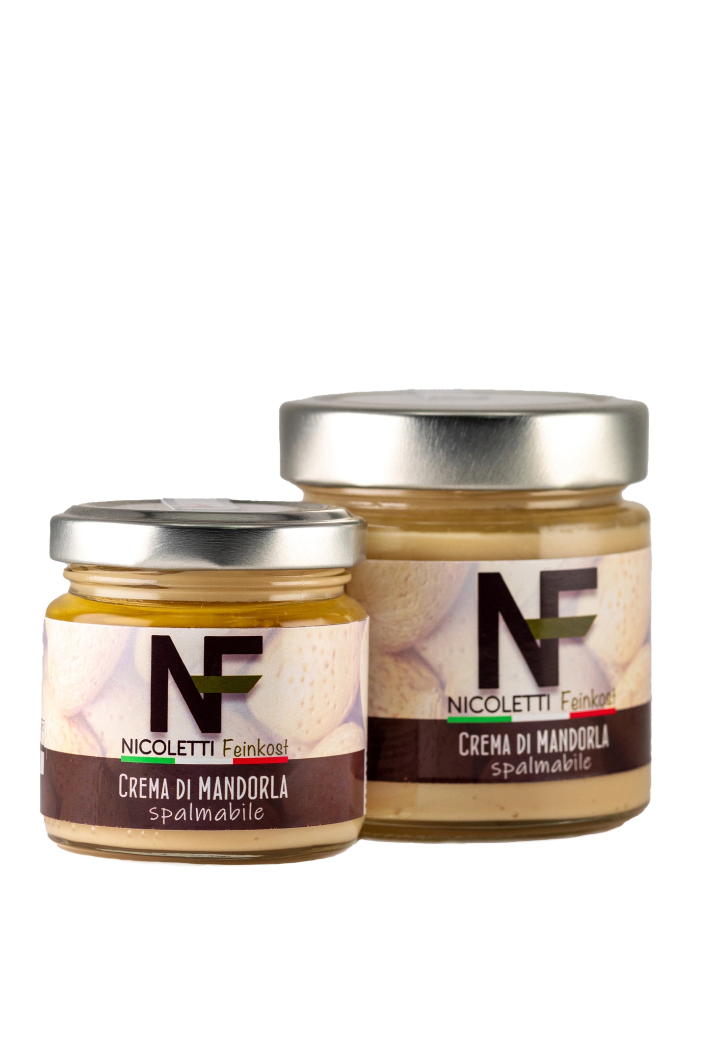 Zwei Gläser Crema di Mandorla: 230g und 100g, hergestellt in Sizilien für Nicoletti Feinkost Schongau, aus hochwertigen Mandeln, handwerkliche Mandelcreme mit intensivem, aromatischem Geschmack, ideal als Aufstrich, in Desserts oder pur.