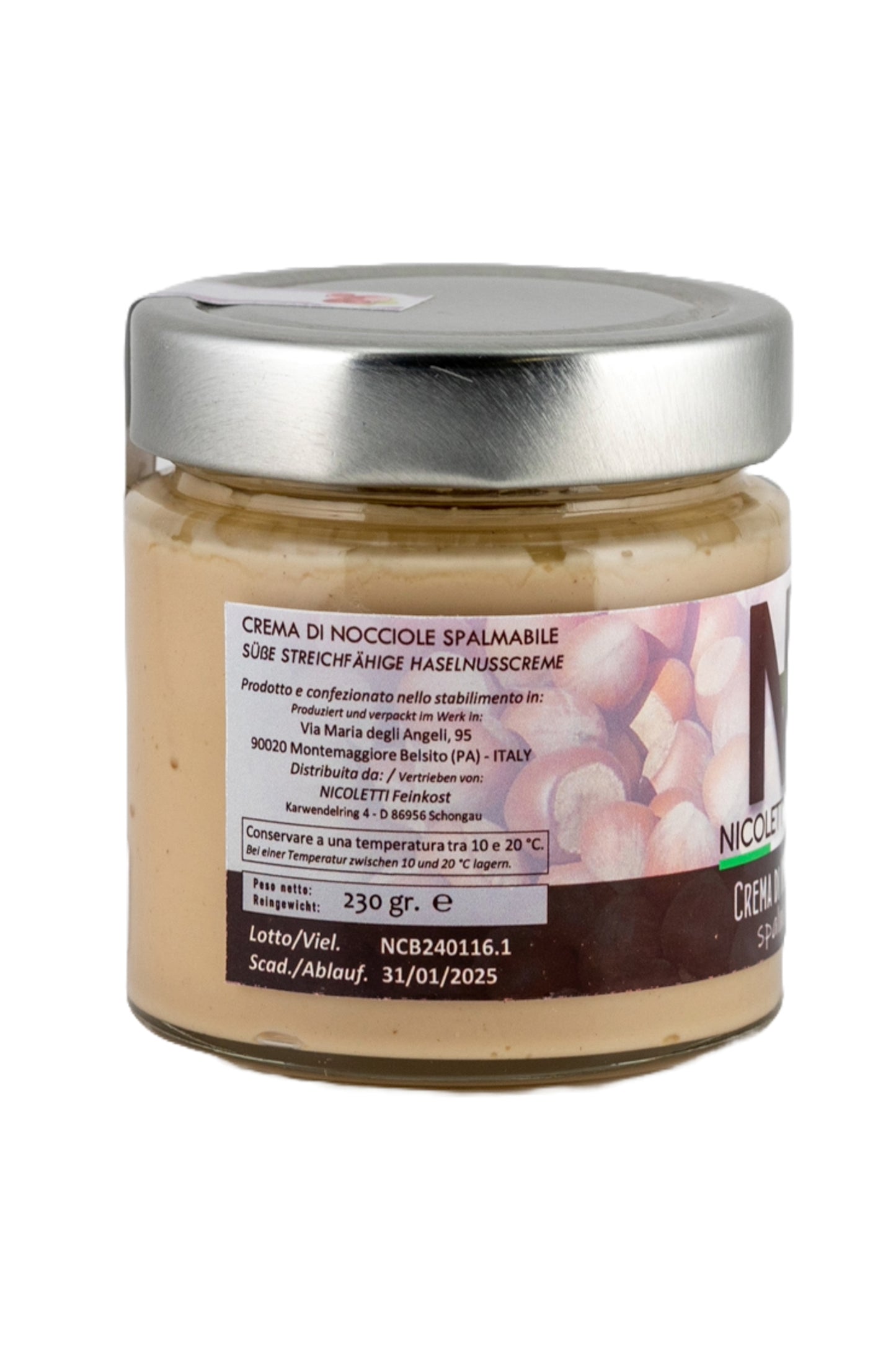 Seitenansicht des Glases Crema di Nocciola (230g), auf dem Etikett sichtbar: Hergestellt in Sizilien für Nicoletti Feinkost Schongau, handwerkliche Haselnusscreme mit intensivem, aromatischem Geschmack, ideal als Aufstrich, in Desserts oder pur.