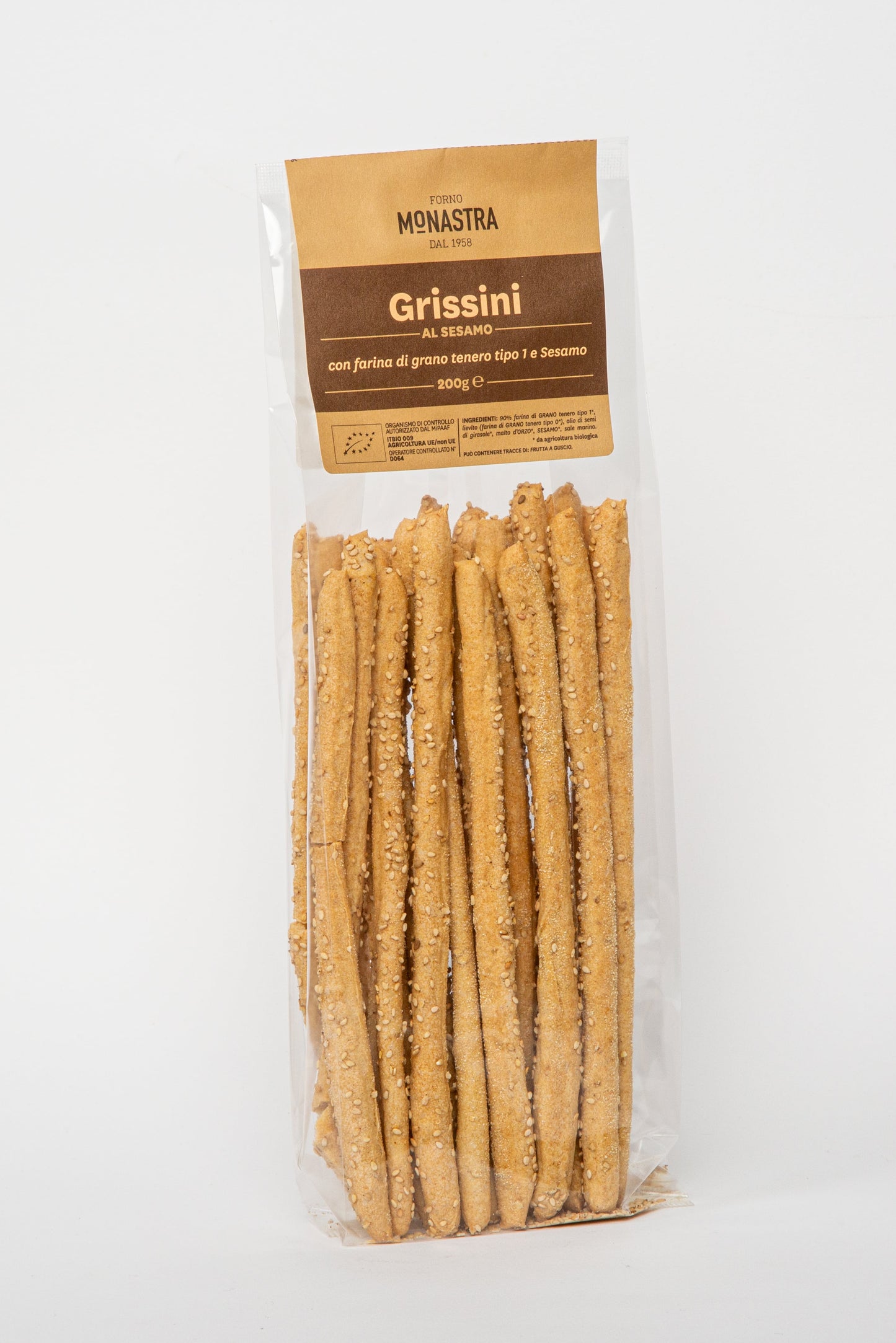 Auf dem Bild sind die Grissini al Sesamo 200g von Forno Monastra zu sehen – knusprige Brotstangen mit Sesam, perfekt als Snack oder zu Antipasti, erhältlich bei Nicoletti Feinkost in Schongau.